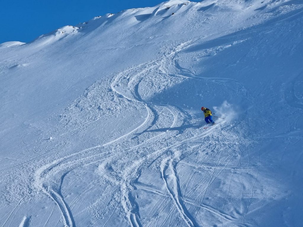 Skiing in Riksgränsen. (Photo by Tomi Hiltula).