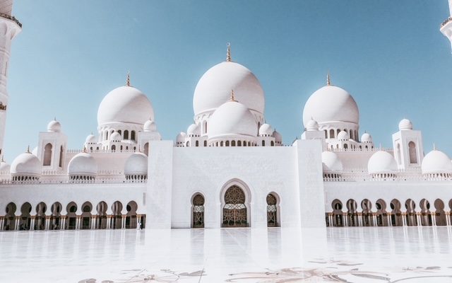 Breathtakingly beautiful Sheik Zayeds mosque in Abu Dhabi