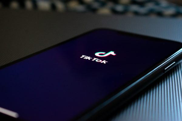 Kon Karampelas TikTok Unsplash