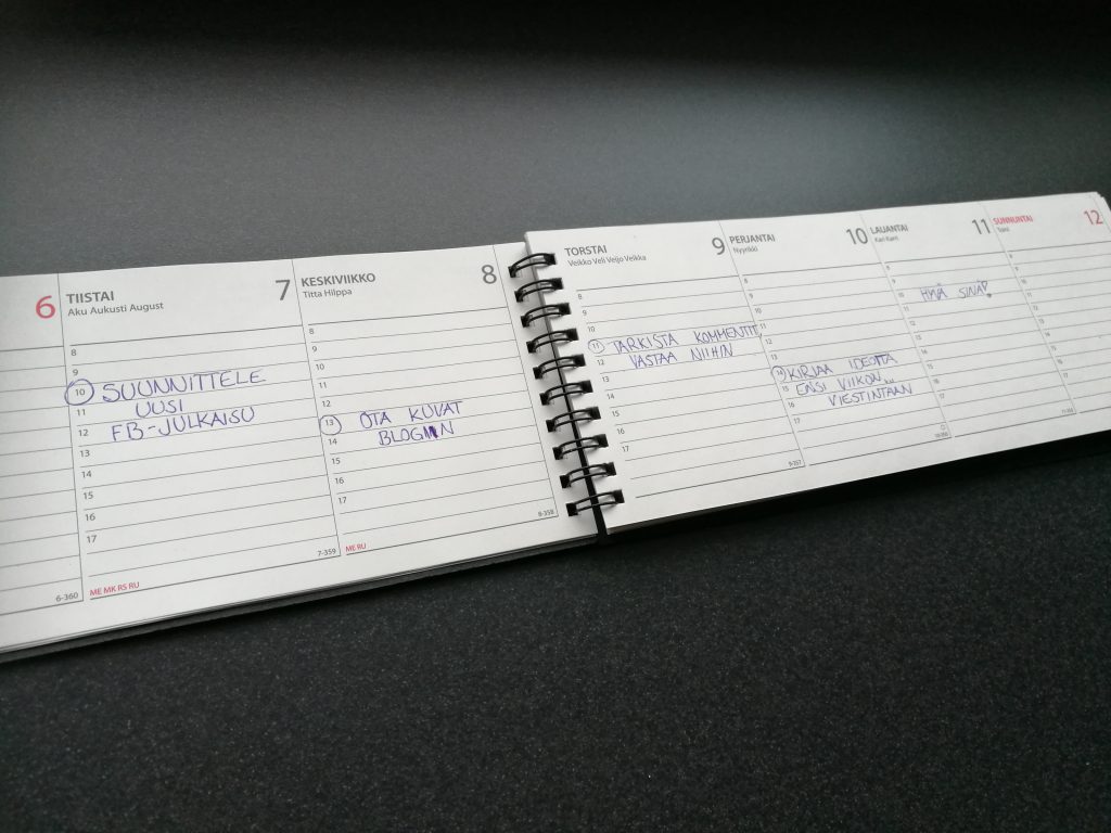 Varaamalla aikaa kalenteriin, ei tylsemmätkään hommat jää tekemättä.
