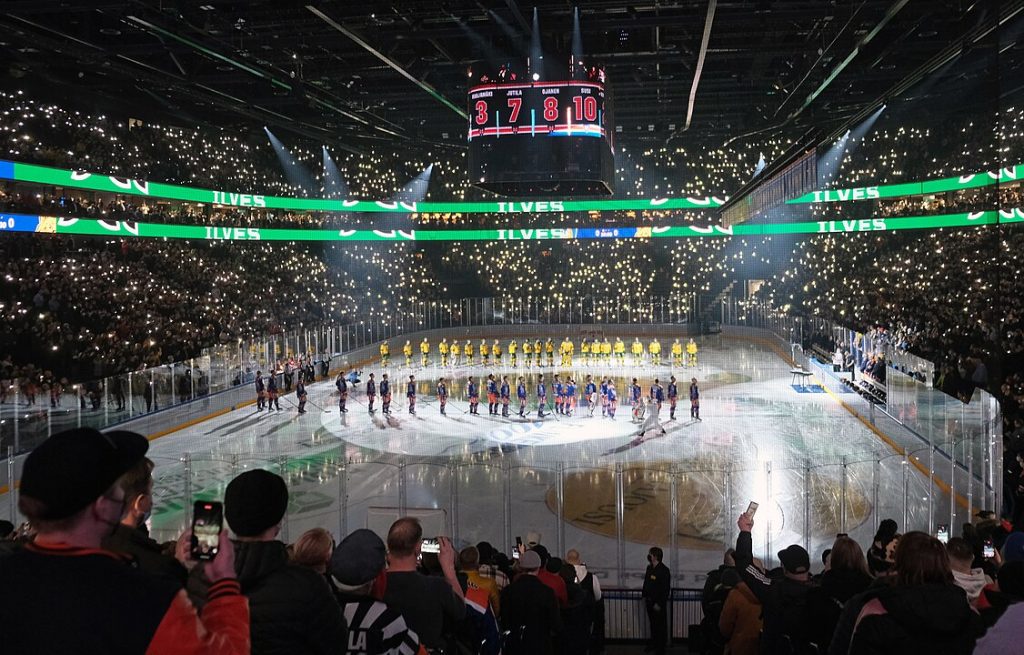 Nokia Areenan avajaiset syksyllä 2021 loppuunmyydyn paikalliskamppailun Tappara-Ilves yhteydessä